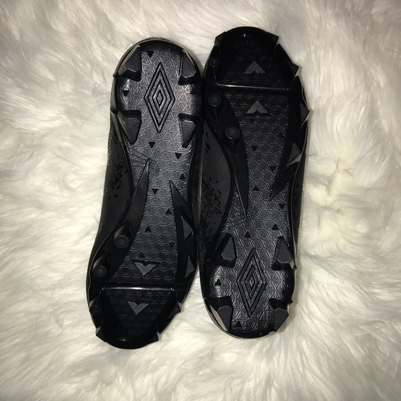 Boys Black Cleats NWB - Picture 3 of 3